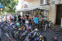 بالصور: "يوم الغفران" عيد للأطفال من أصحاب الدراجات الهوائية في يافا واللد